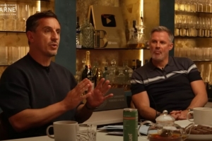 爱游戏官方入口-赖特称内维尔在曼联薪水过低，后者回应：我只是签字，不在乎这些