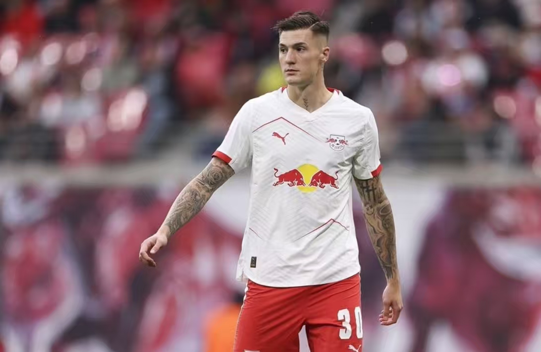 爱游戏-记者：不能忽视曼联签下塞斯科的可能性，去年曼联就想引进他