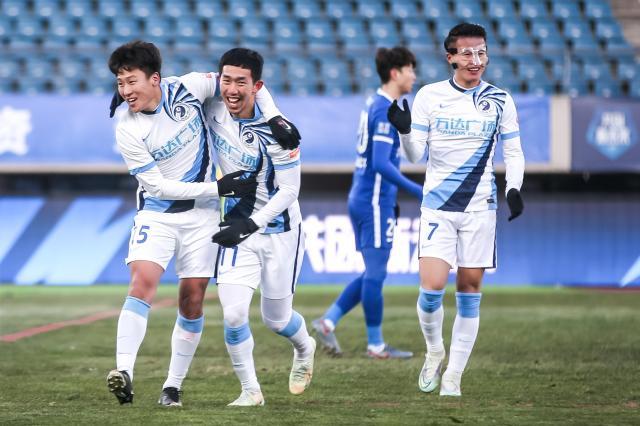 爱游戏APP-【中超】赵健博破门马尔康2分钟2球 大连人1比2三镇