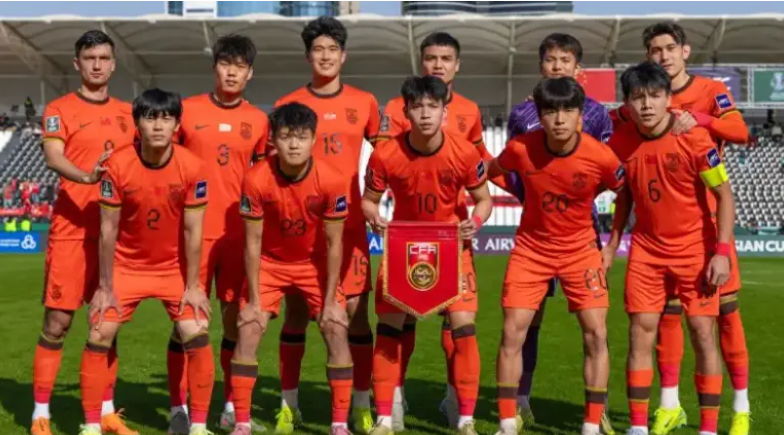 爱游戏-众生相！被国足3-0淘汰！看看越南球员怎么说，头号球星跪地道歉