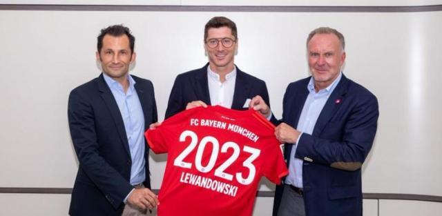 爱游戏官方入口-巴萨该如何买莱万？拜仁要的不止是钱