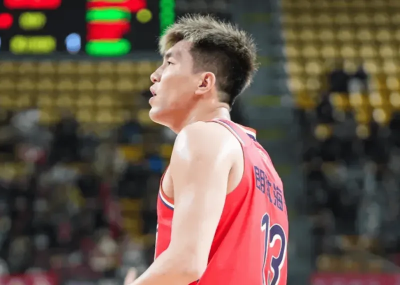 爱游戏APP-米切尔：对于郭艾伦上场我们要耐心些，最近几场有时间限制