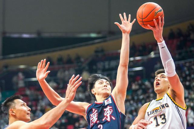 爱游戏体育-CBA春晚变成一边倒 辽宁展现进步 广东为何惨败？